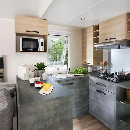 Mobil 3 2 Salles De Bains Au 4 Etoiles Mh276 Aux Charmettes 4*