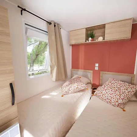 Mobil 3 2 Salles De Bains Au 4 Etoiles Mh276 Aux Charmettes 4*